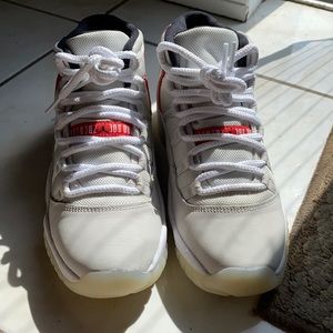 Jordan 11 Retro Platinum Tint